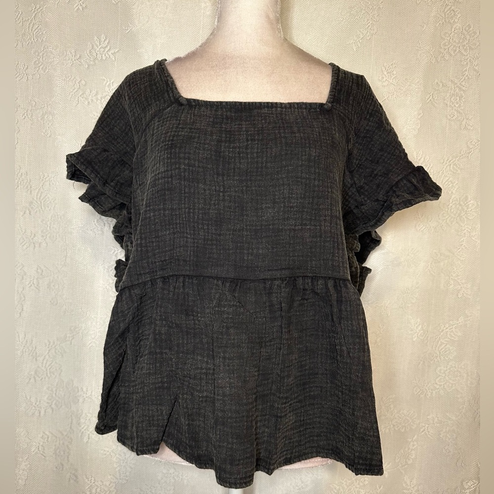 Black Ruffled Tiered Short Sleeve Blouse